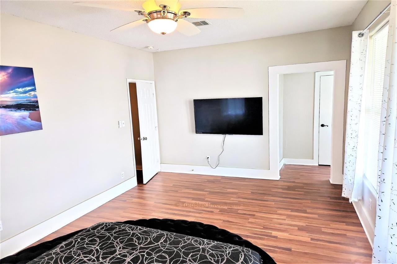 Casaazul-2605A-Couples Retreat By Beach & Pleasure Pier 1 Block Away- 2Bed 2Bath- 7 Minutes To Cruise Terminal Galveston Zewnętrze zdjęcie